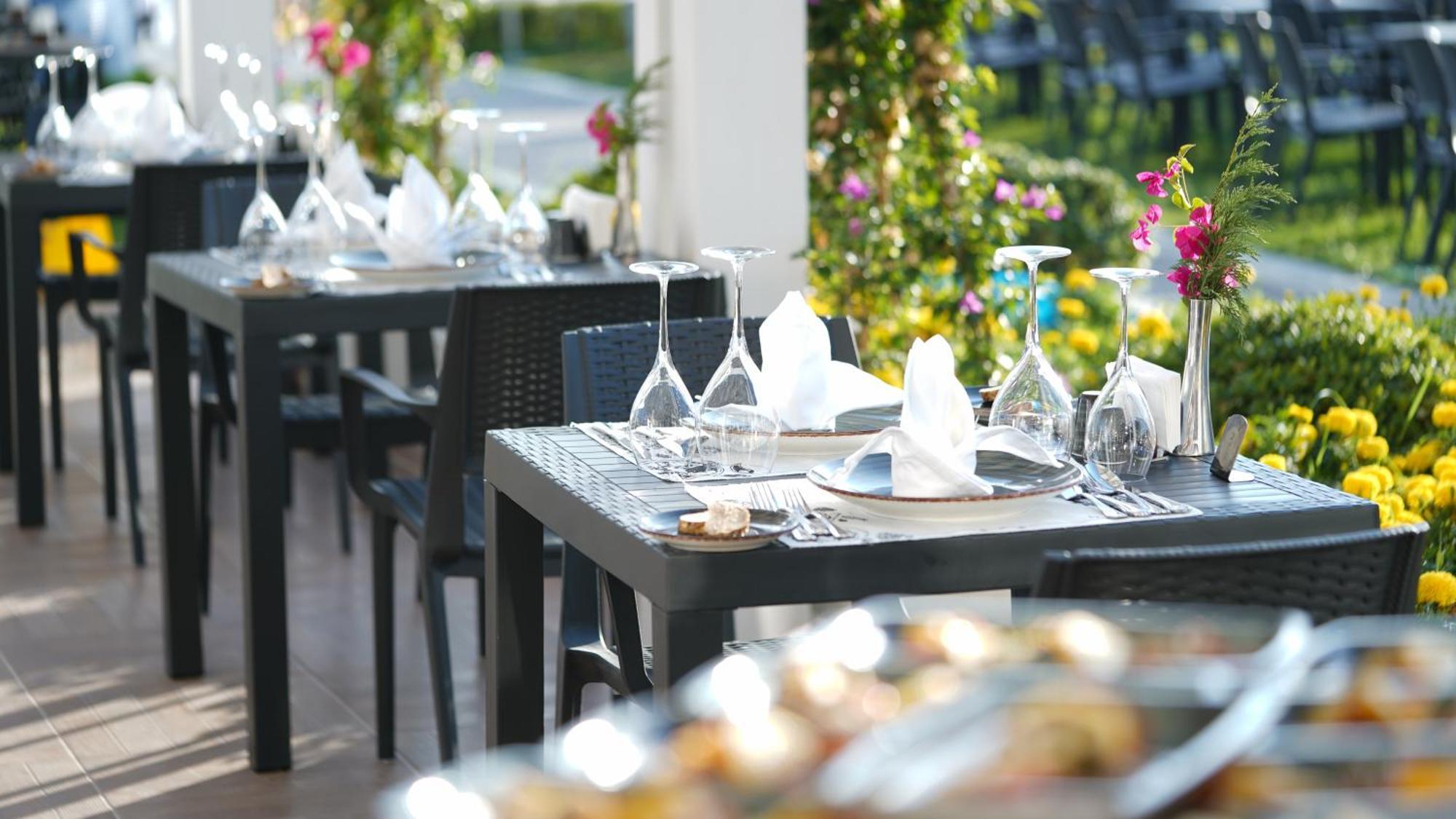 The Raga Side Ultra All Inclusive (Adults Only) Exterior foto